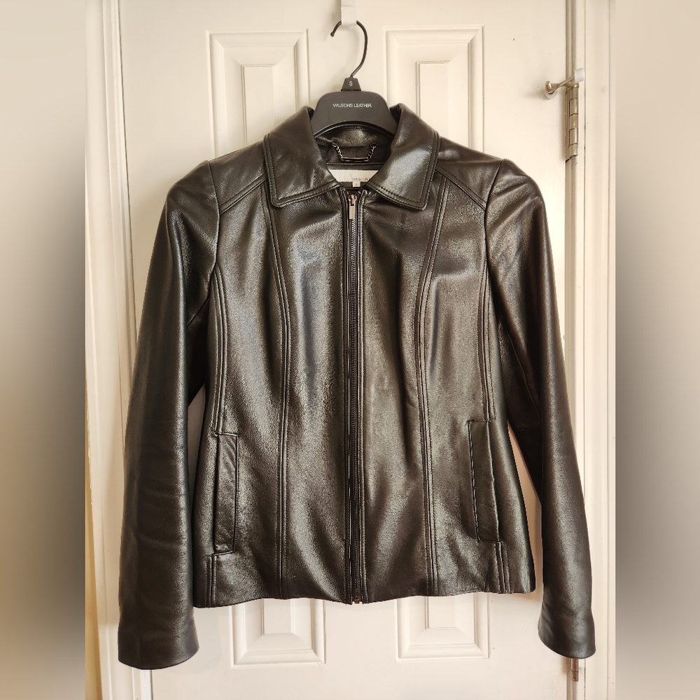 Wilsons Leather black leather jacket with collar (Women's Size Small)